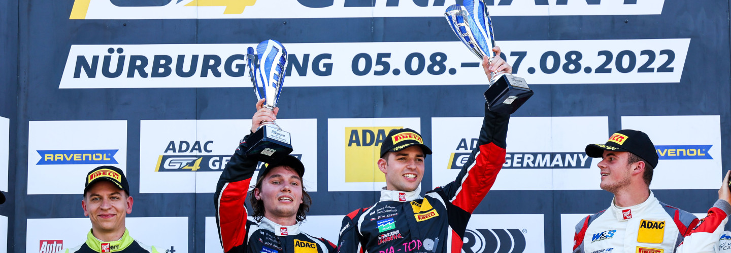 Großer Jubel: Cedric Piro (Mitte links) und Marcel Lenerz