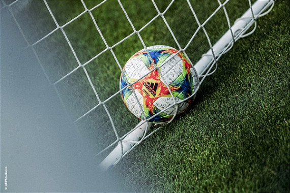 Fußball 01 (c) ServusTV GEPApictures.jpg