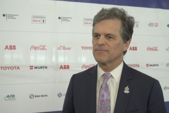 Interview mit Timothy Shriver