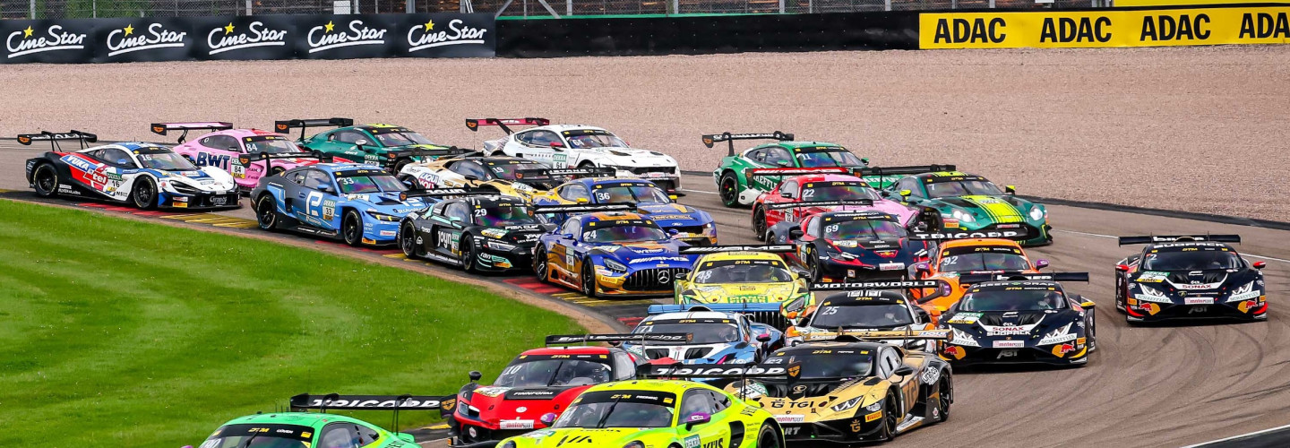 Beim Rennstart der DTM am Sachsenring präsentierte sich Ayhancan Güven hellwach