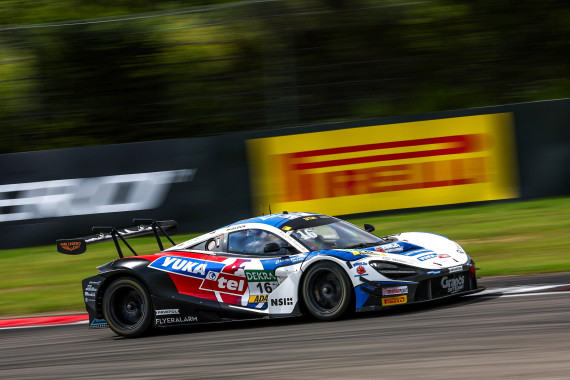 Timo Glock holte die erste DTM-Bestzeit für McLaren