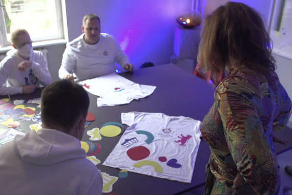 Schnittbilder vom Workshop der Designerin Anja Gockel im Rahmen der Special Olympics