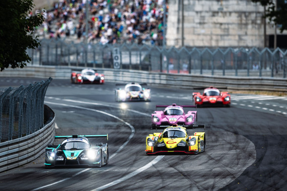 Konrad Motorsport (vorne) möchte sich neben dem Titel des Fahrermeisters für Danny Soufi und Pavel Lefterov auch noch den Titel des besten Teams sichern