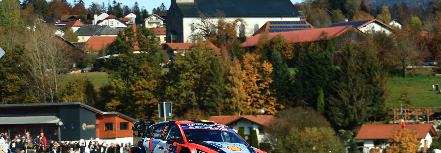 WRC-Weltmeister Thierry Neuville und seine Verfolger erwarten bei der Central European Rally 2025 insgesamt 18 anspruchsvolle Wertungsprüfungen in Deutschland, Österreich und Tschechien