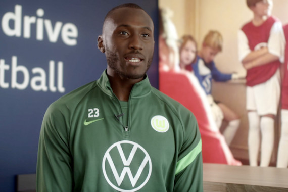 Exklusiv-Interview mit Wolfsburgs Josuha Guilavogui vor dem Champions-League-Auftakt seiner Mannschaft am Dienstag in Lille. Der Franzose spricht u.a. die Chancen in der CL-Gruppenphase, seine Vorfreude auf das Gastspiel in seinem Heimatland und den Gegner aus Lille. +++ HINWEIS: Die Übersetzung aus dem Französischen folgt im Anschluss an die einzelnen Töne +++