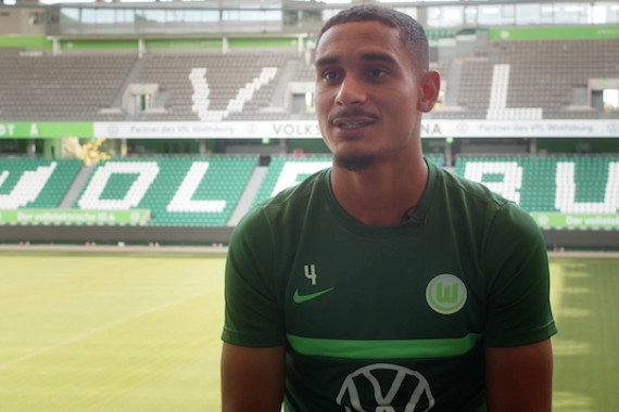 Exklusiv-Interview mit Wolfsburgs Maxence Lacroix vor dem Champions-League-Auftakt seiner Mannschaft am Dienstag in Lille. Der Franzose spricht u.a. über den Saisonstart, die Chancen in der CL-Gruppenphase und die Vorfreude auf das Gastspiel in seinem Heimatland. +++ HINWEIS: Die Übersetzung aus dem Französischen folgt im Anschluss an die einzelnen Töne +++
