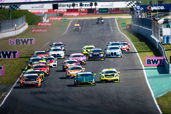 Die ADAC GT4 Germany erlebte in Oschersleben einen erfolgreichen Saisonstart