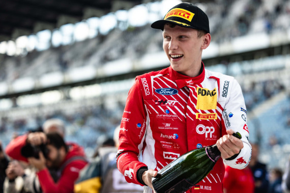 Max Reis erzielte drei Podiumsplatzierungen im Ford Mustang GT3