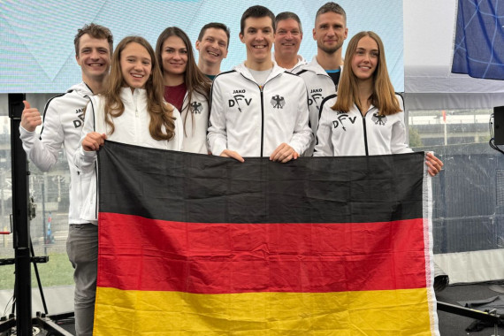 Die deutsche Delegation in Charleroie: v.l.n.r.: Roland Carl, Julia Schweizer, Diana Parmanina, Timmy Dittrich, Christian Kaufmann, Ralph Schusser, Johannes Heptner, Emilia Rölle