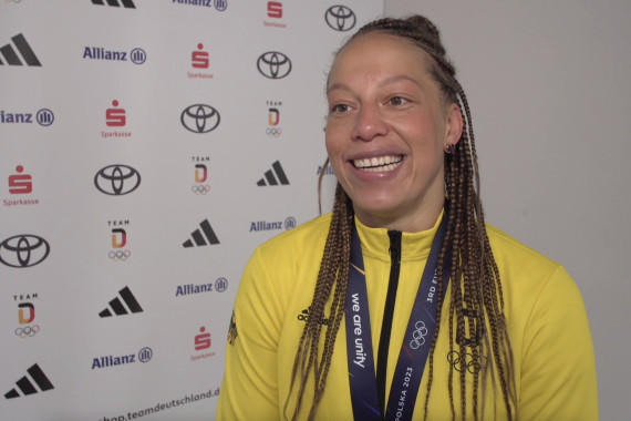 Im Interview spricht Aline Sodjinou u.a. über ihren heutigen X-Erfolg im Kickboxen (Full Contact 70kg) sowie ihre Ziele für die kommende Weltmeisterschaft.