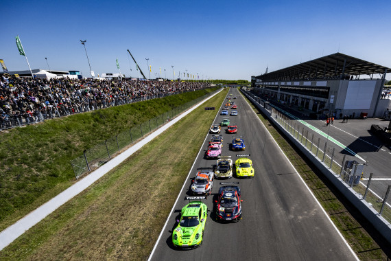 47.000 Besucher erlebten den DTM-Auftakt in der Magdeburger Börse