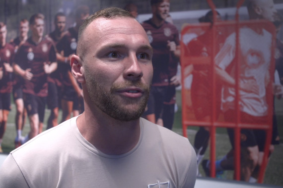 Im Interview spricht Patrick Hobsch, Torschützenkönig der 4. Liga, u.a. über die Auszeichnung im Rahmen des Länderspiels in Dortmund und seine Titelverteidigung.