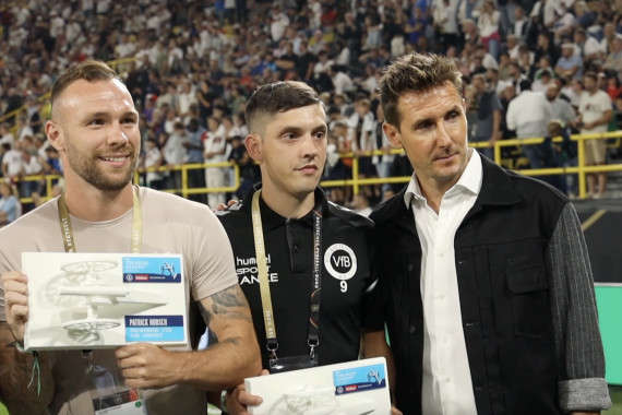 Schnittbilder:Torjägerkanone für alle