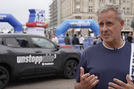 Im Exklusiv-Interview spricht Pierre Littbarski, Fußball-Weltmeister 1990, u.a. über die anstehende Saison des 1. FC Köln und die Herausforderungen für Bayer 04 Leverkusen nach den Abgängen von Xabi Alonso und zahlreichen Leistungsträgern. Außerdem analysiert er die Auswirkungen der Klub-WM und blickt auf die Situation um Marc-André ter Stegen beim FC Barcelona.