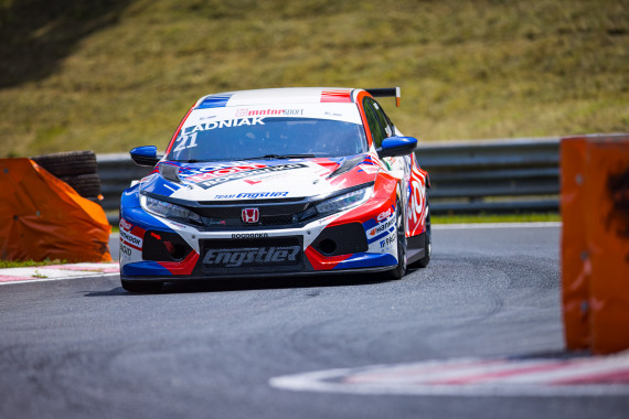 Szymon Ladniak war schnellster Pilot der ersten Trainingssession