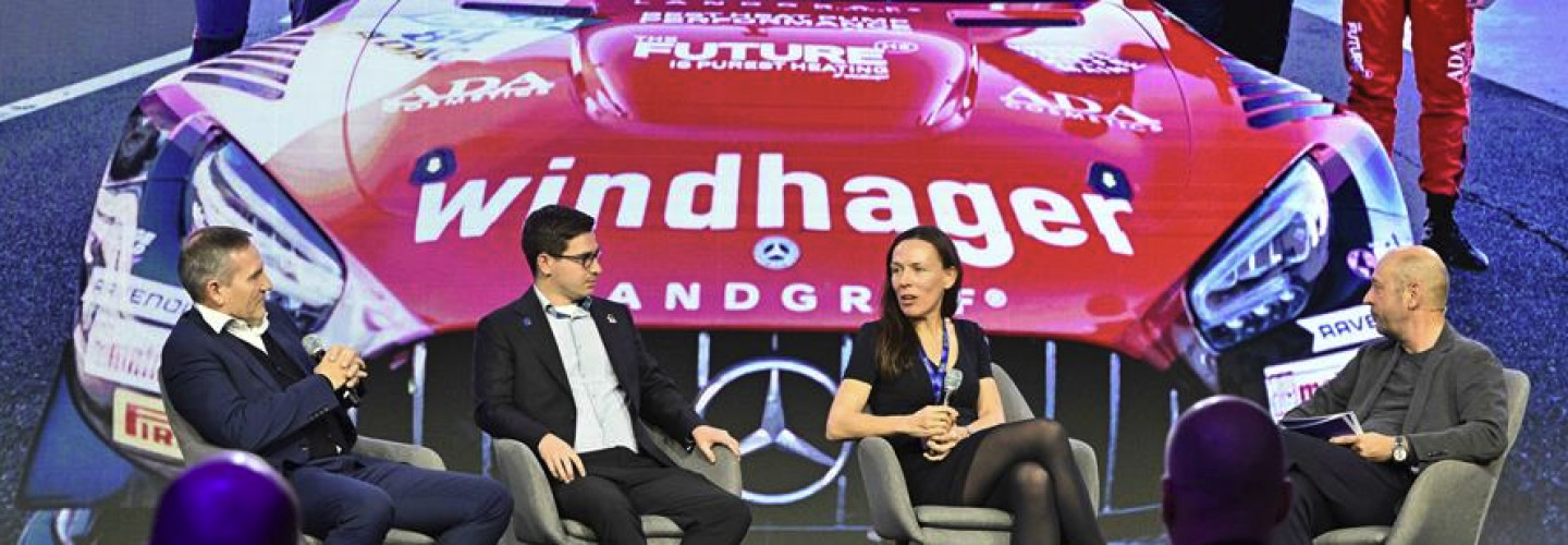 v.l. - Thomas Voss, Motorsportchef, ADAC, Chris Knower, Operations Manager DACH, New England Patriots, Elisabeth Jesse, Business Development Manager, kolibri360 / Zeitfracht Medien, Florian Kurz, Verwaltungsrat, ESB Marketing Netzwerk