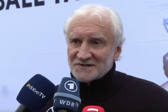 In der MixedZone spricht der Sportdirektor der Nationalmannschaft Rudi Völler u.a. über die Inklusionstage in Nürnberg und die Wirkung der Inklusionstage.