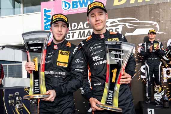 Das jüngste Meister-Duo in der ADAC GT Masters-Geschichte: Salman Owega und Elias Seppänen