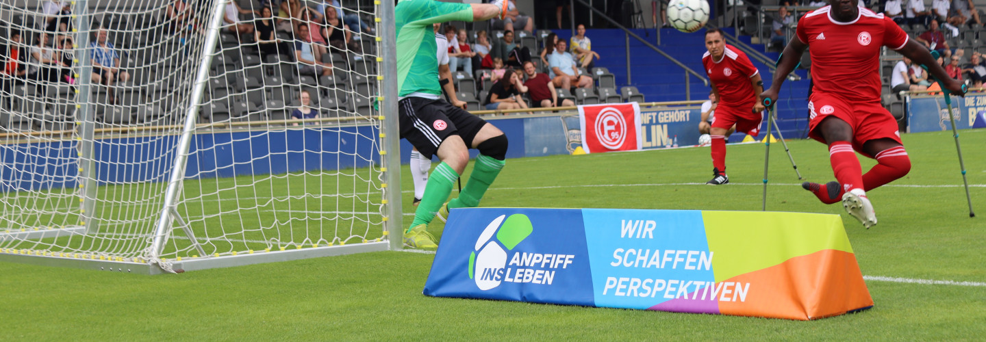 Fortuna Düsseldorf ist nach umkämpften Duellen erster Tabellenführer