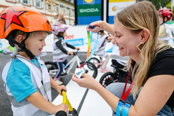 "kinder Joy of Moving mini tour" beim Start der Lidl Deutschland Tour 2026 in Bad Orb