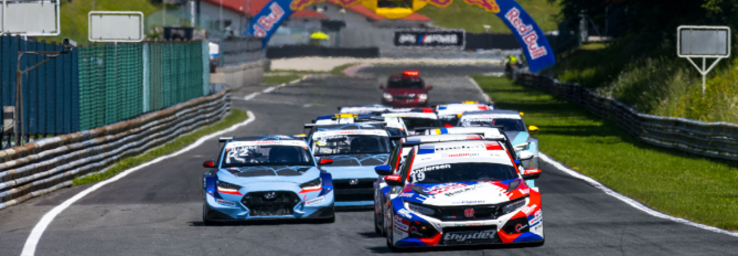 Nach fünfwöchiger Sommerpause startet die ADAC TCR Germany auf dem Nürburgring