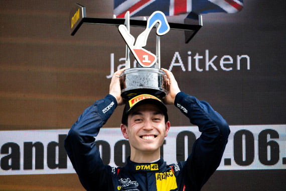 Zum zweiten Mal in dieser Saison ganz oben auf dem Podium: Jack Aitken