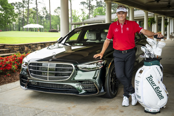 Mercedes-Benz ehrt Golf-Ikone Bernhard Langer mit individualisierter S-Klasse