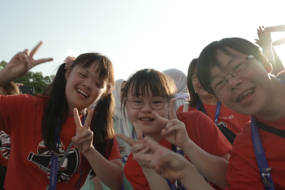 Schnittbilder von der Abschlussfeier im Schatten des Brandenburger Tores.