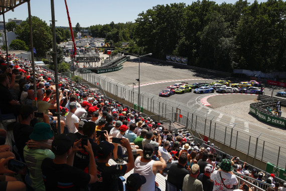 Tickets für die DTM am Norisring und alle weiteren sieben Rennen gibt es online unter dtm.com