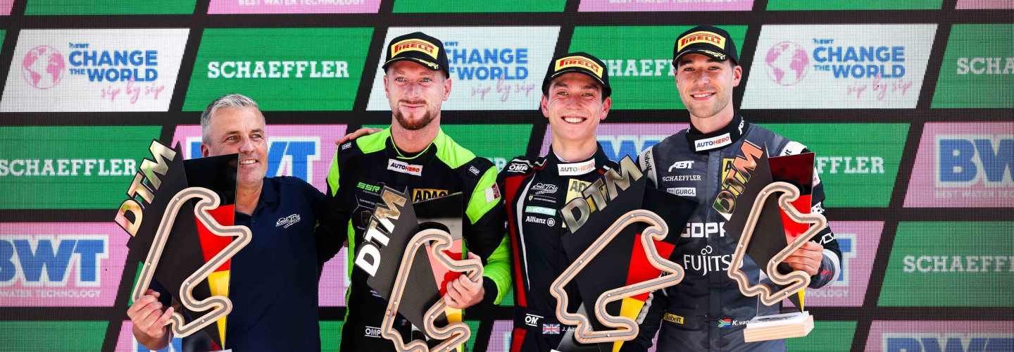 Das Podium vom neunten Saisonrennen auf dem DEKRA Lausitzring