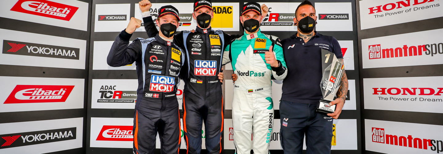 Das Samstagspodium der ADAC TCR Germany auf dem Lausitzring