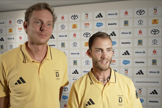 Im Interview sprechen die beiden Beachvolleyballer Nils Ehlers und Clemens Wickler u.a. über ihren Einzug ins Viertelfinale, ihre Ziel bei Olympia sowie ihre Teamkollegin Laura Ludwig.