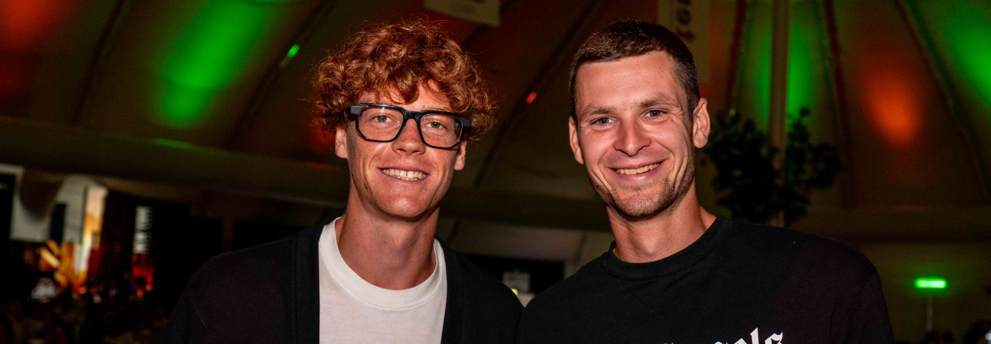 Die Finalisten der 31. TERRA WORTMANN OPEN: Jannik Sinner (links) und Hubert Hurkacz