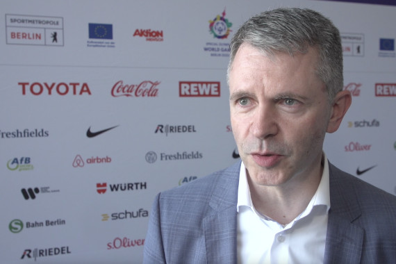 Im Interview spricht Ralf Uhlenbruch, Bürgermeister von Perl, u. a. über das Host Town Program und dessen Bedeutung für die Stadt Perl.