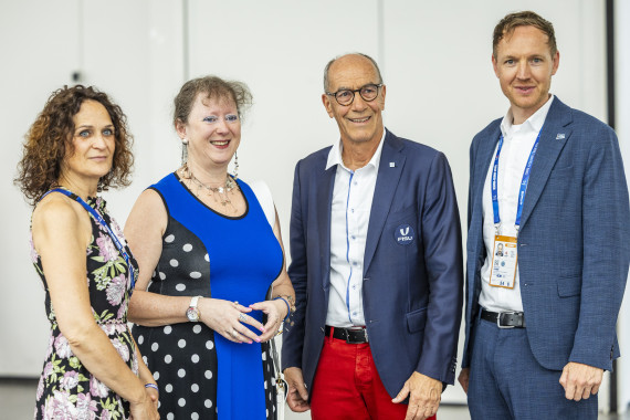 (2.vl) Andrea Milz mit (Mitte) Leonz Eder.