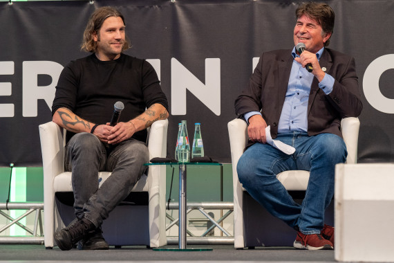 DEUTSCHER FUSSBALL BOTSCHAFTER und Common Goal kooperieren global