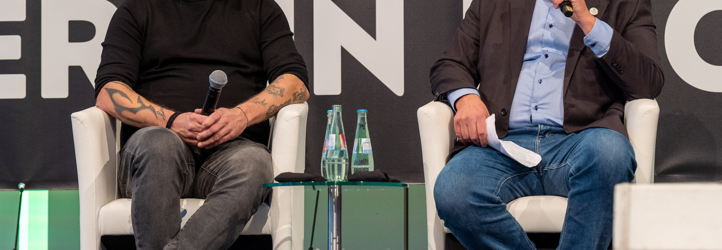 DEUTSCHER FUSSBALL BOTSCHAFTER und Common Goal kooperieren global