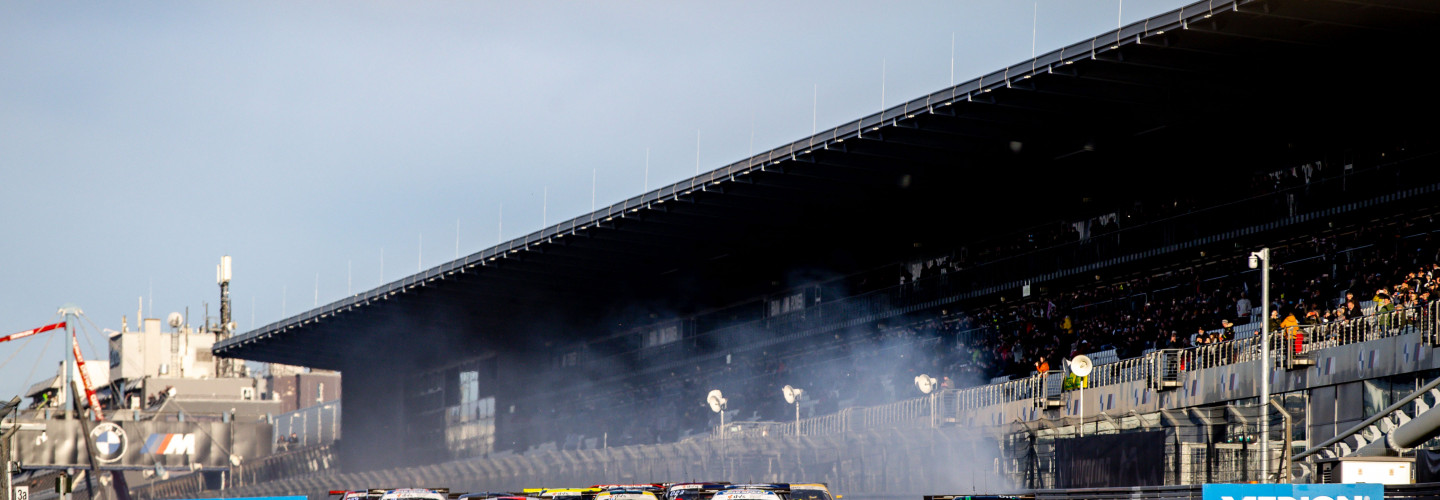 Das ADAC GT Masters startet 2022 fest um 13.00 Uhr