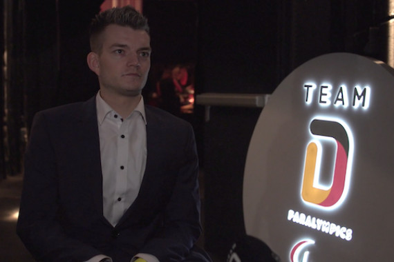 Anlässlich der Verleihung des Silbernen Lorbeerblatts haben sich die Medaillengewinner des Team Deutschland und des Team Deutschland Paralympics in Berlin getroffen. Im Interview spricht Para-Tischtennis-Spieler Thomas Schmidberger u.a über seine Saison und weitere Ziele.
