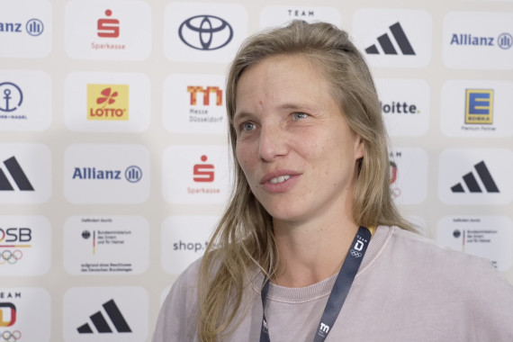 Im Interview spricht die ehemalige Fußball-Nationalspielerin und Olympiagewinnerin Tabea Kemme u.a. über ihre Reise zu den Olympischen Spielen und was sie vom Fußballturnier erwartet.