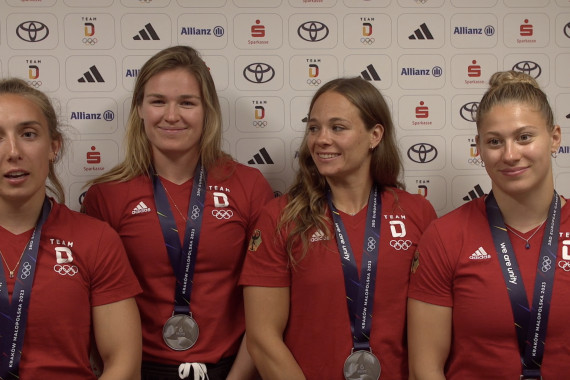 Bei den European Games 2023 haben Paulina Paszek, Jule Hake, Katinka Hofmann und Lena Röhlings im Vierer-Kajak über 500 Meter Silber gewonnen. Im Interview sprechen die Kanutinnen u.a. über ihren heutigen Medaillen-Erfolg.
