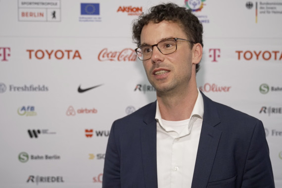 Im Interview spricht Sven Albrecht, Geschäftsführer Special Olympics World Games Berlin 2023, u.a. über die Begeisterung und Organisation der startenden Weltspiele.