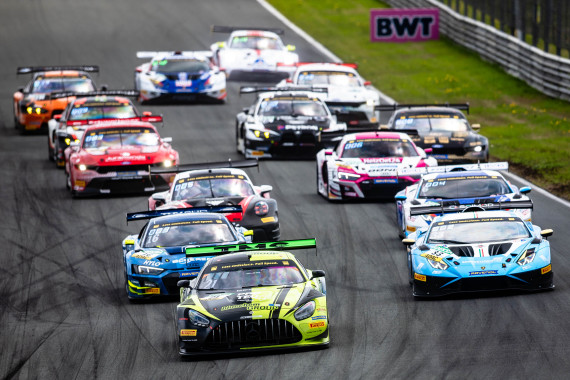 Am Start setzte sich Polesetter Jannes Fittje durch