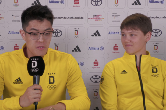 In der Halbzeitbilanz-Pressekonferenz sprechen die Tischtennis-Athlet*innen Nina Mittelham und Dang Qiu u.a. über ihren Gold-Erfolg im Mixed-Wettbewerb.