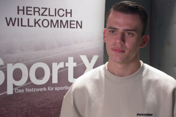 Im Interview spricht der Fußball-Schiedsrichter und Influencer ,Pascal Martin, auch bekannt als 'Qualle', u.a. über seine Tätigkeit als Schiedsrichter im Amateurfußball und darüber, wie er mit Kritik an seiner Tätigkeit umgeht.