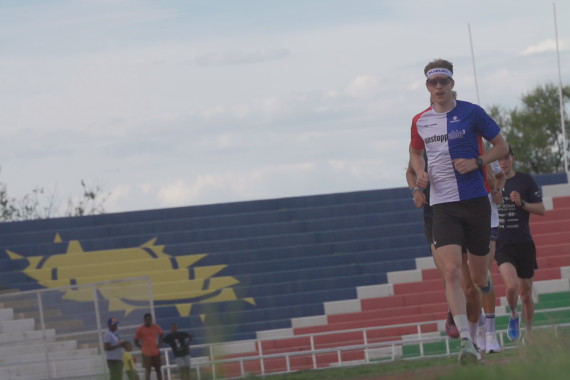 Schnittbilder vom Lauftraining der Triathleten.